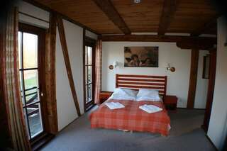 Загородные дома Klumpes Malunas Vosbutai Двухместный номер с 1 кроватью или 2 отдельными кроватями-3
